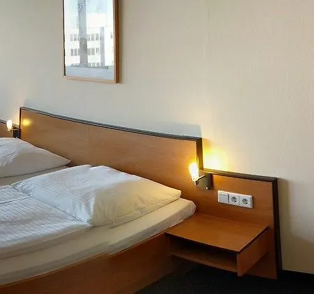 セデス ホテル 3*